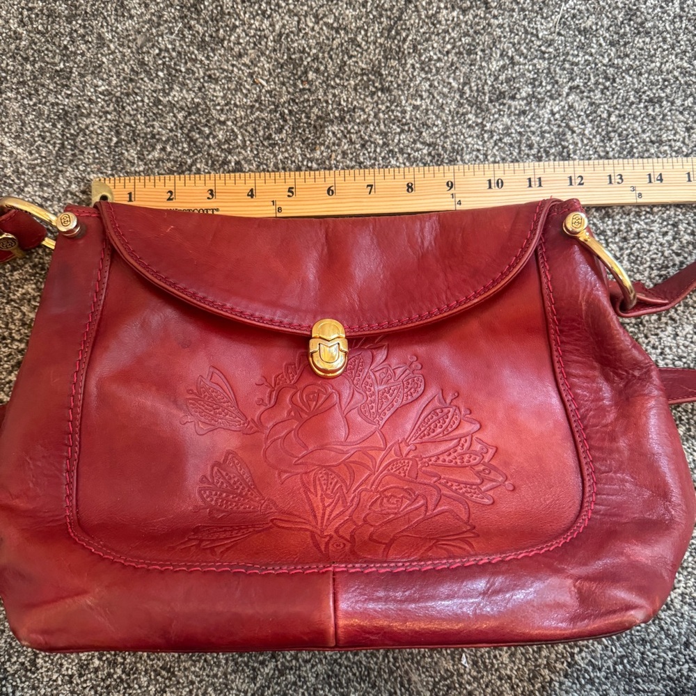 Marino Orlandi Red Leather Shoulder Bag Italy Floral Embossed Gold Clasp - Picture 10 of 12